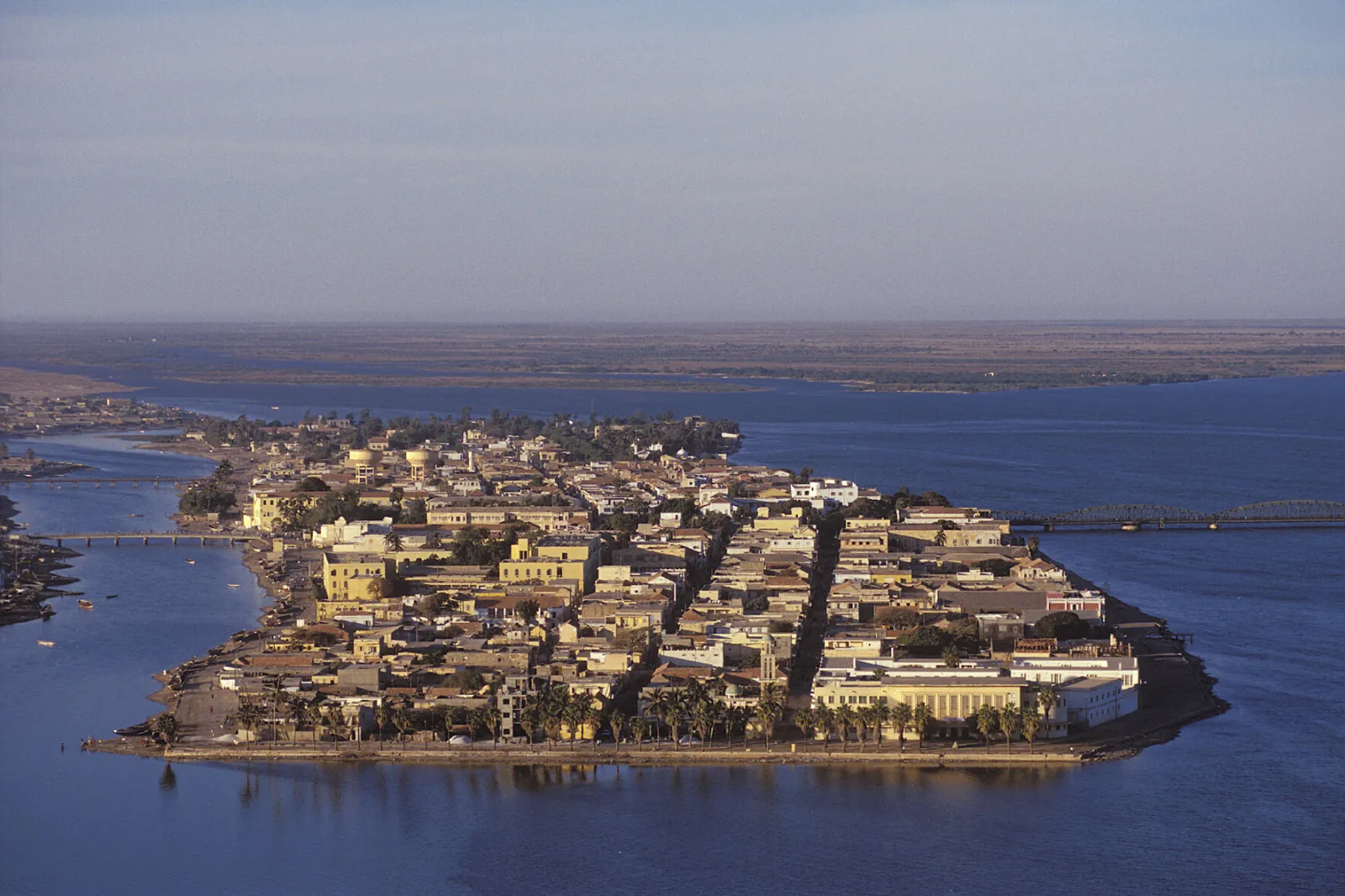 Vue de l'île de Saint-Louis, décor patrimonial